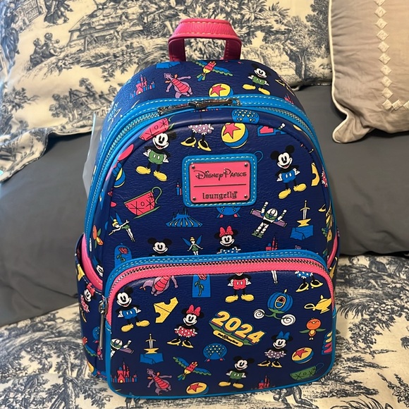Mickey Mouse and Friends Loungefly Mini Backpack, NWT - Picture 4 of 17
